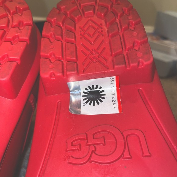 UGG Chevonne Waterproof Sherpa Lining Ankle Red Boots Women's 8 M - Picture 8 of 12